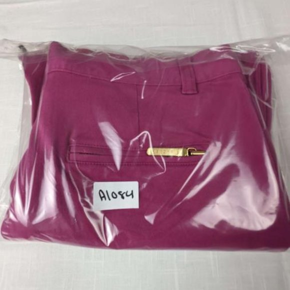 Ralph Lauren Woman's Size 8, Hot Pink Capris With Gold Hardware - Picture 9 of 9
